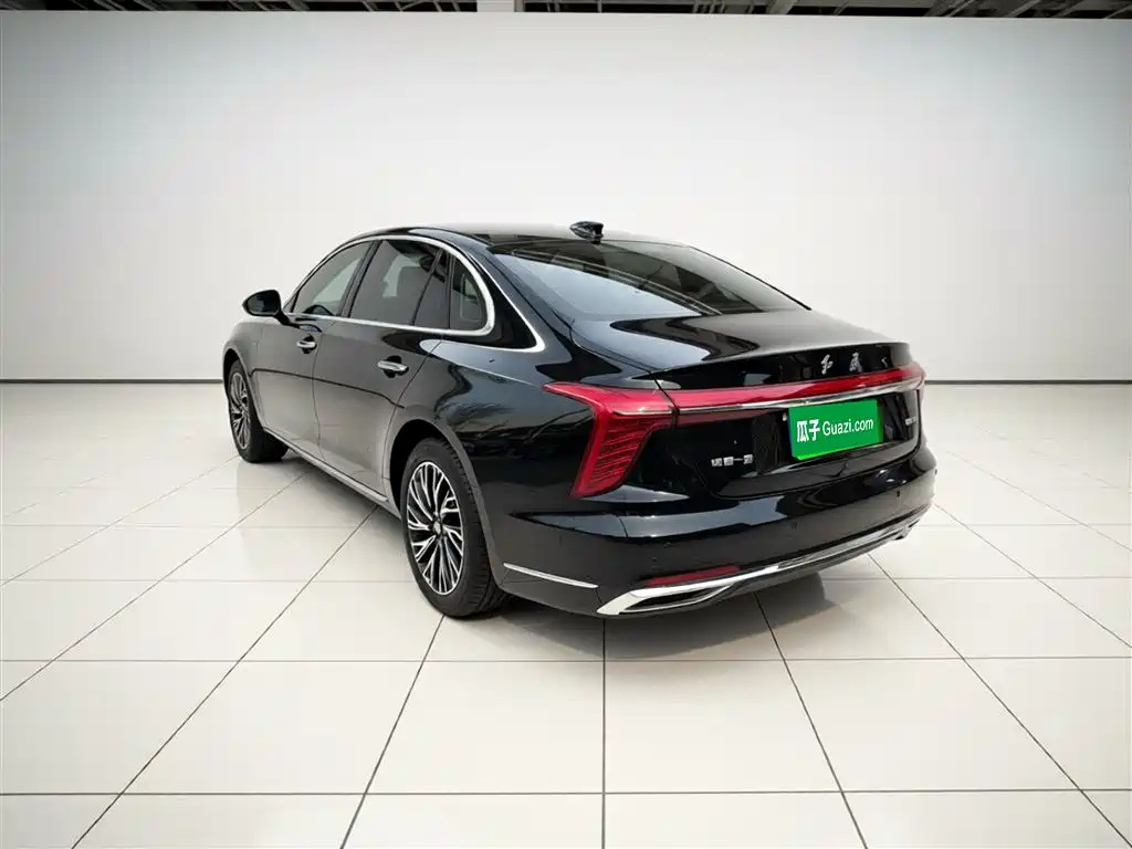 Hongqi H5 2025 2.0T Automatic Flag Celebration 500,000 Units Anniversary Edition фото 5