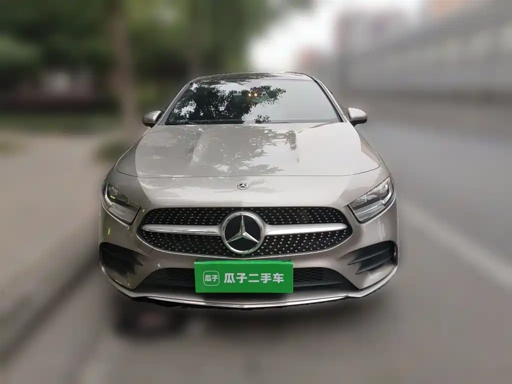 Mercedes-Benz A-Class 2019 A 180 L Sport Sedan фото 2