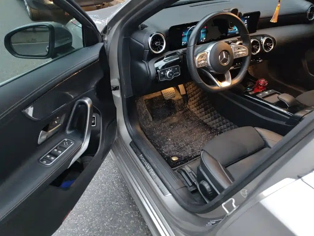 Mercedes-Benz A-Class 2019 A 180 L Sport Sedan фото 12