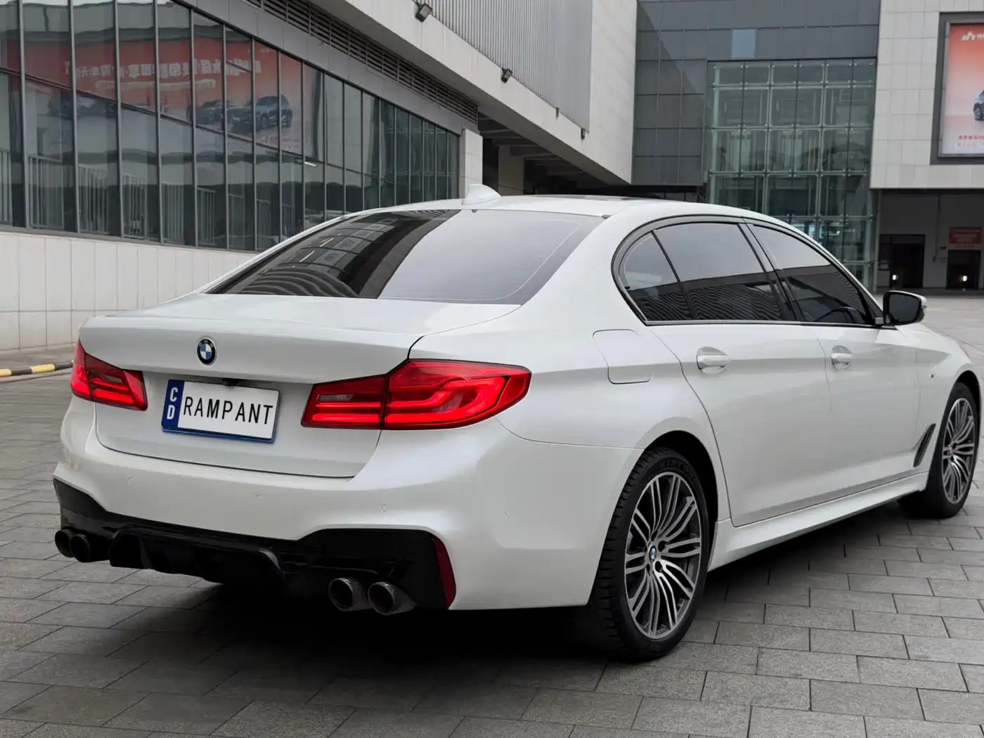 BMW 5 Series 2019 530Li Leading M Sport Package фото 7