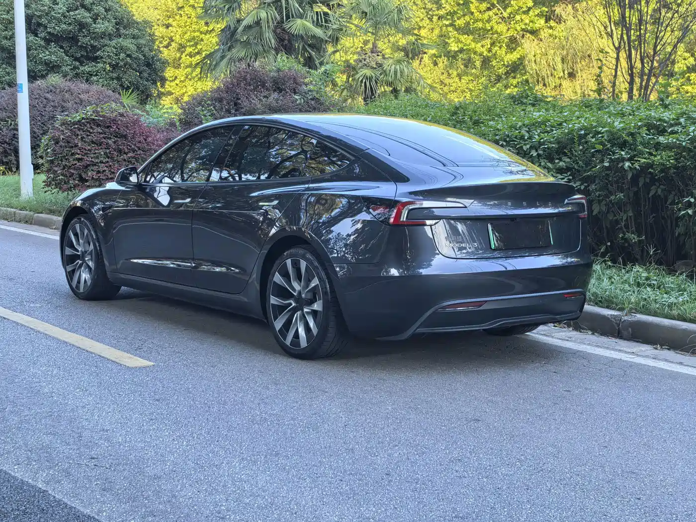 Фото 5 - Tesla Model 3