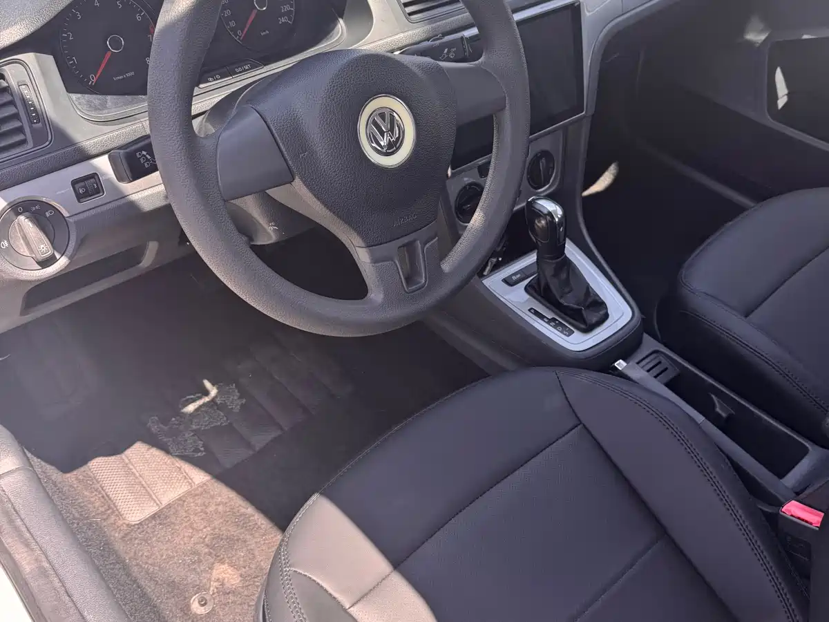 Volkswagen Lavida 2013 Facelift Classic 1.6L Automatic Trend фото 10