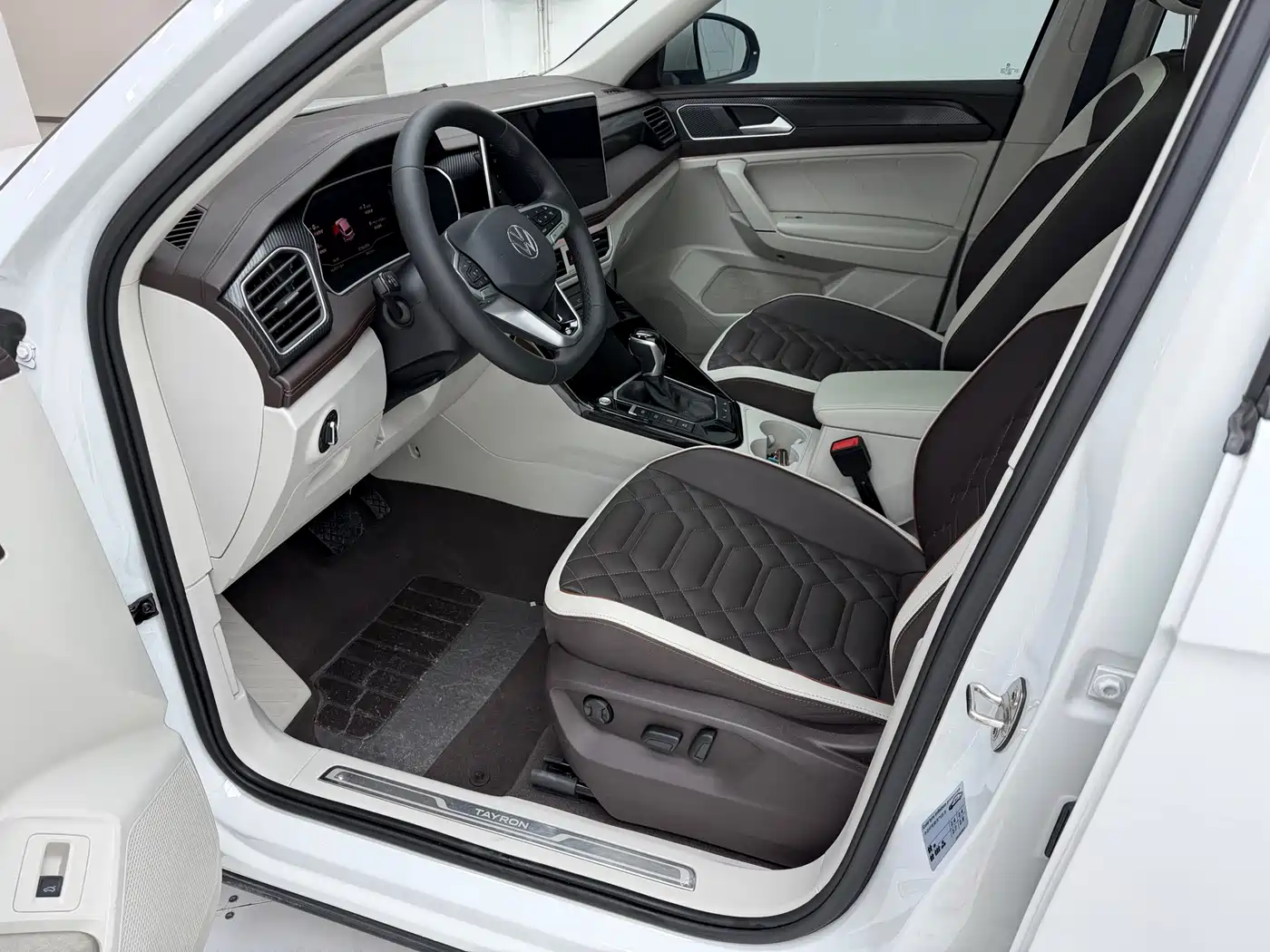 Volkswagen Tayron 2023 280TSI 2WD Luxury Plus Advanced Edition фото 11