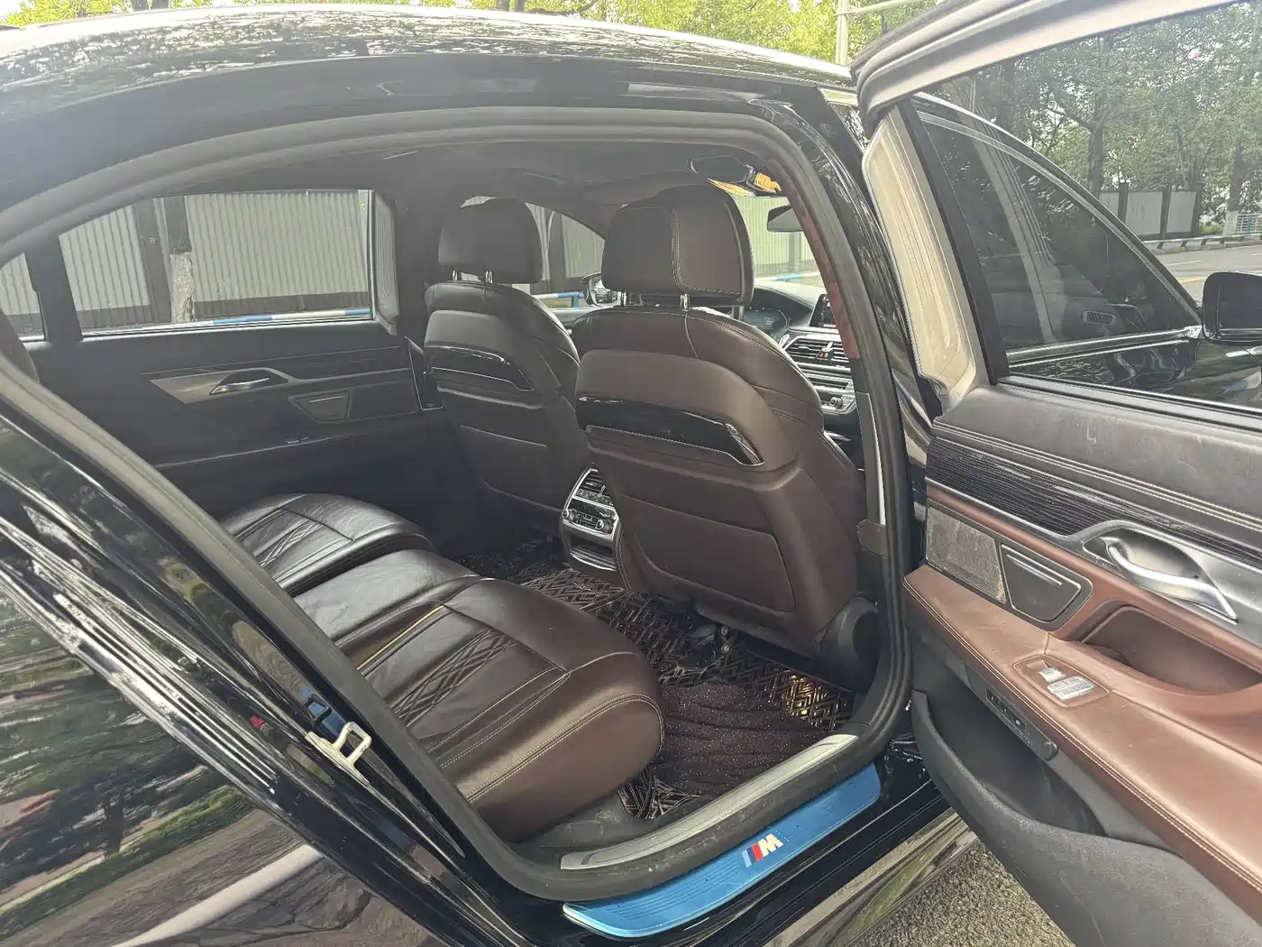 BMW 7 Series 2021 Model 730Li M Sport Package фото 6