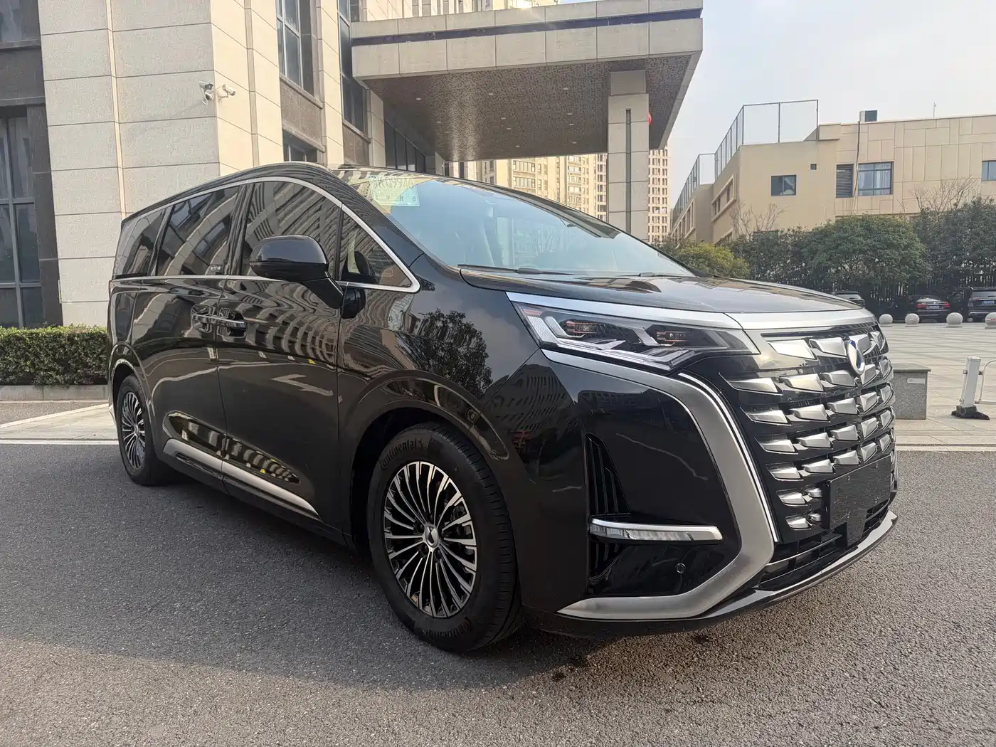 Denza D9 2024 DM-i 980 AWD Prestige фото 4