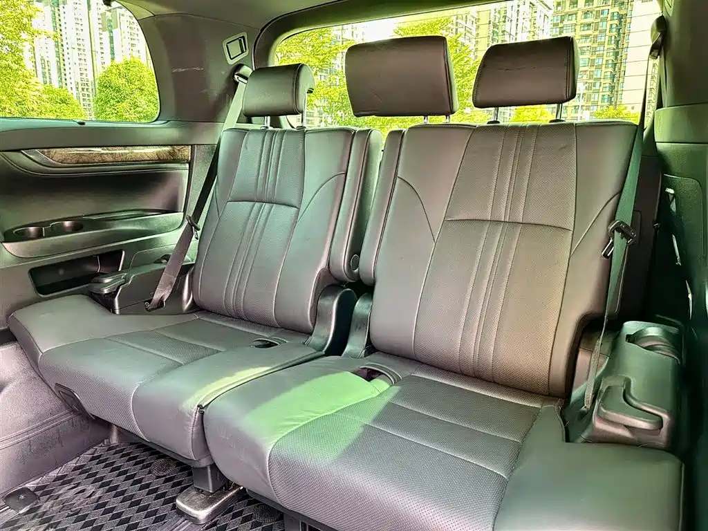 Toyota Vellfire 2019 Hybrid 2.5L HV Premium Edition фото 14
