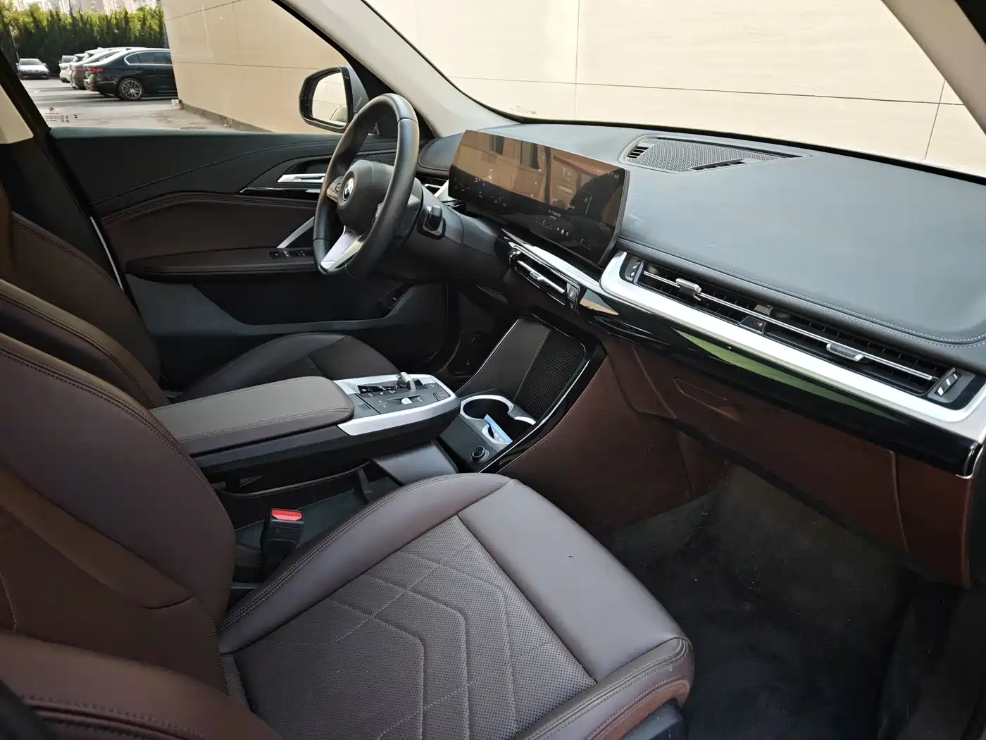 BMW iX1 2025 eDrive25L X Design Package фото 13