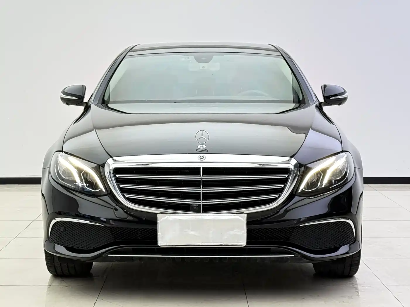 Mercedes-Benz E-Class 2020 E 300 L Luxury Model фото 2