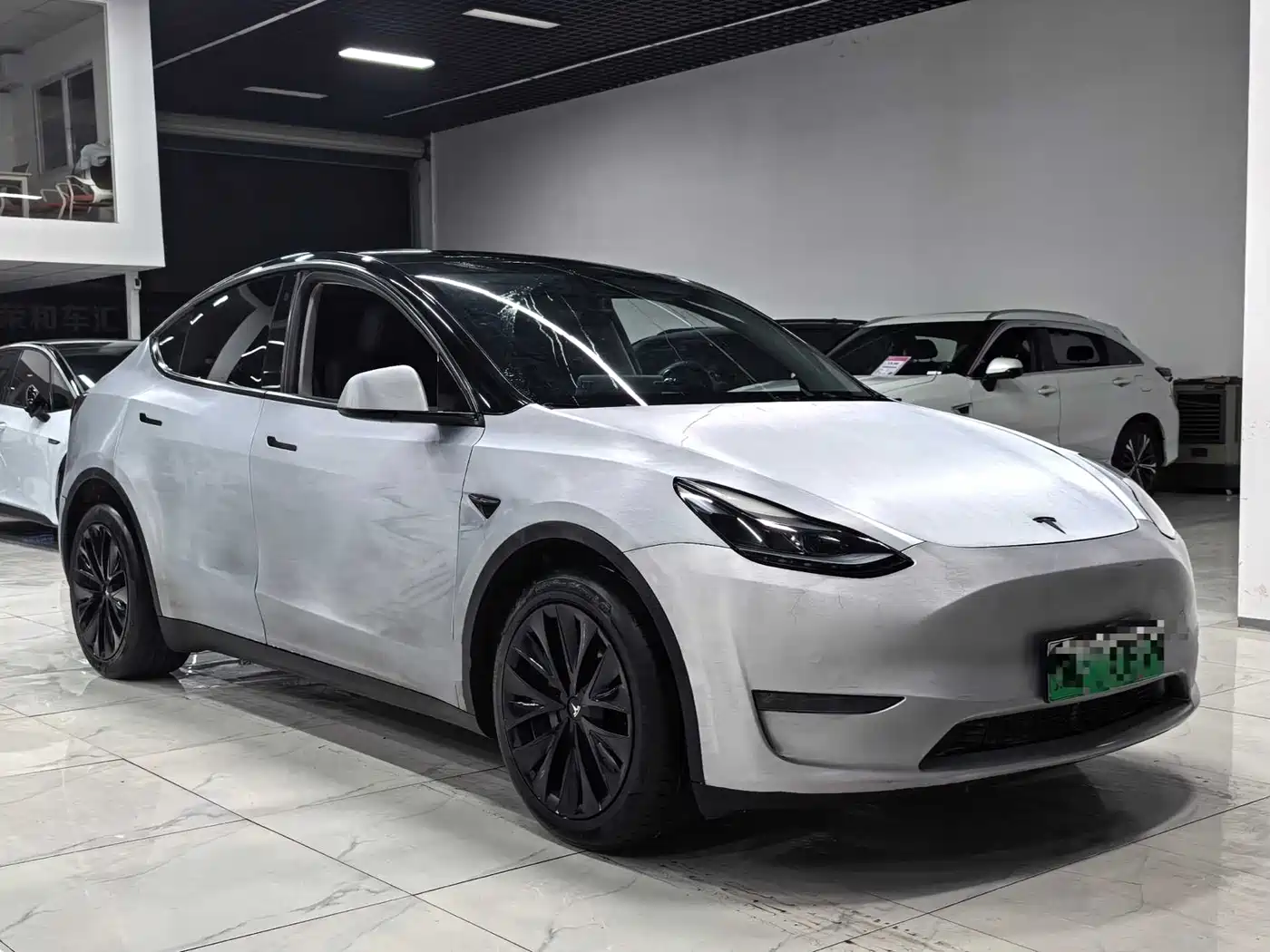 TESLA MODEL Y