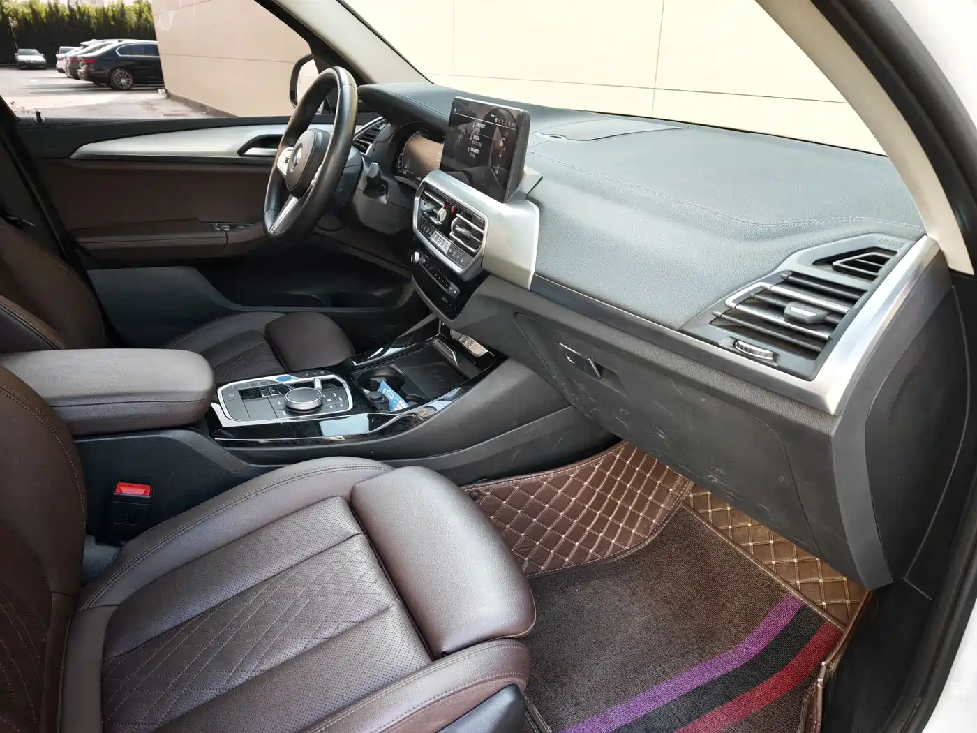 BMW iX3 2024 Innovation Leader фото 17
