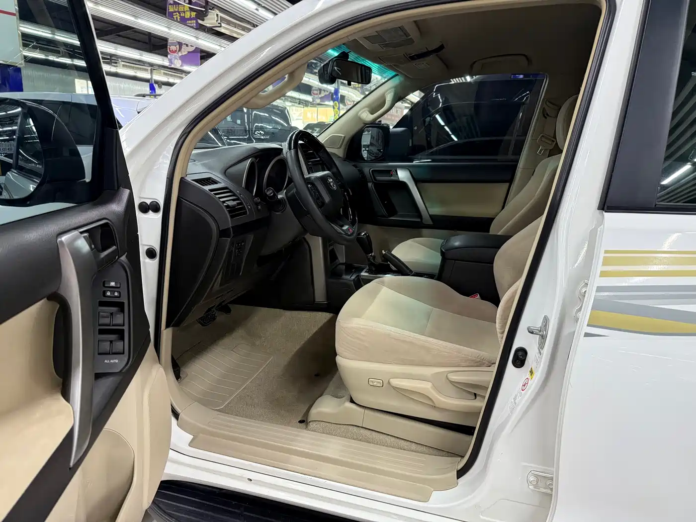 Toyota Prado (Import) 2010 2.7L Automatic Standard фото 9
