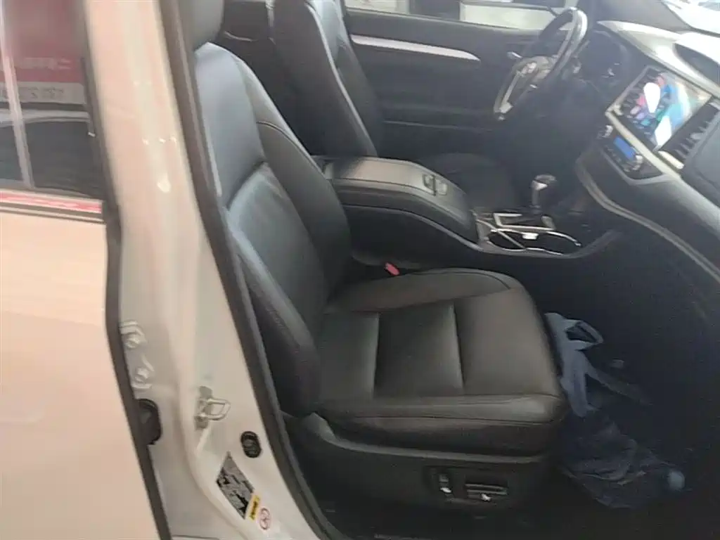 Toyota Highlander 2017 2.0T 2WD Premium 7-Seater фото 20