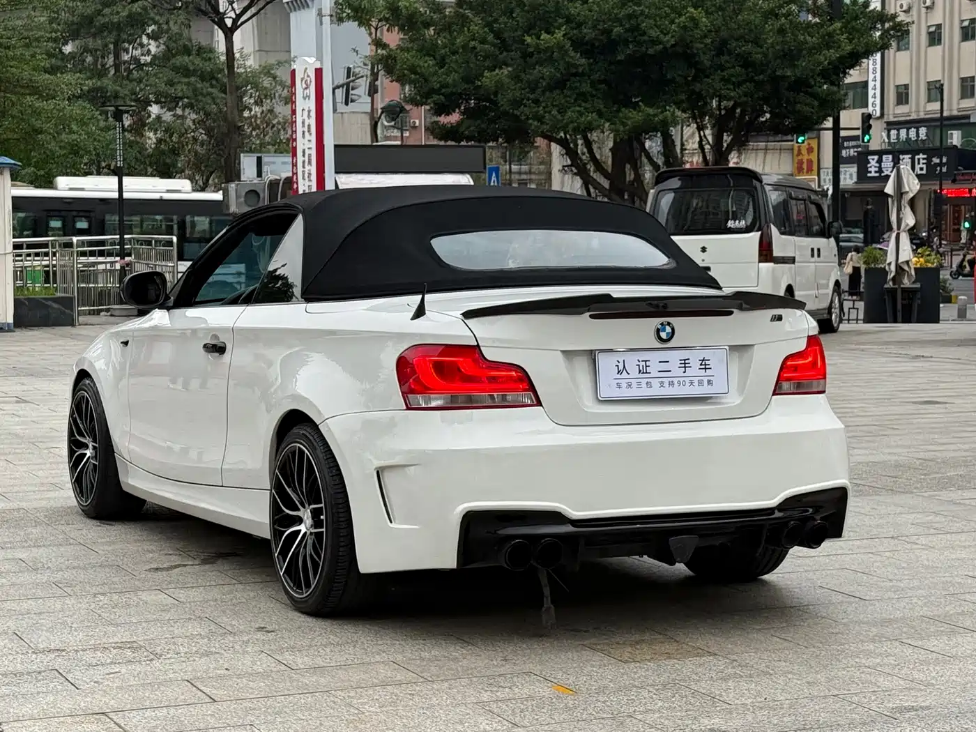 BMW 1 Series (Import) 2011 120i Convertible фото 8