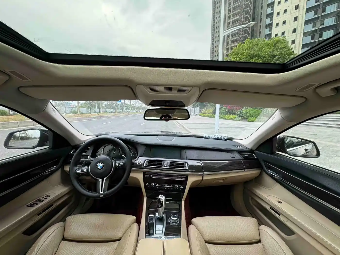 BMW 7 Series 2009 730Li Luxury фото 5