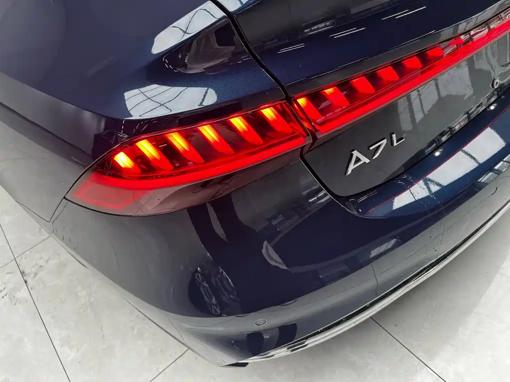 Audi A7L 2026 2022 55 TFSI quattro S-line Edition Executive Foresight