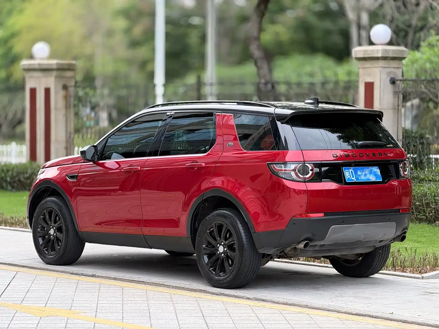 Land Rover Discovery Sport 2018 240PS SE Edition фото 6