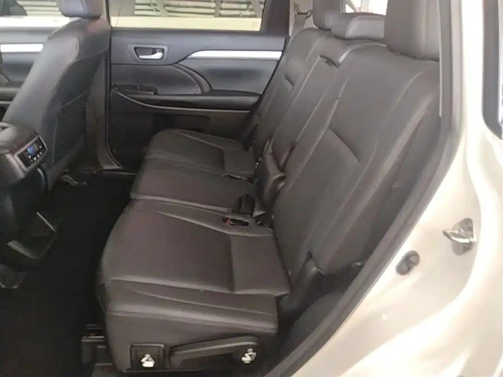 Toyota Highlander 2017 2.0T 2WD Premium 7-Seater фото 13