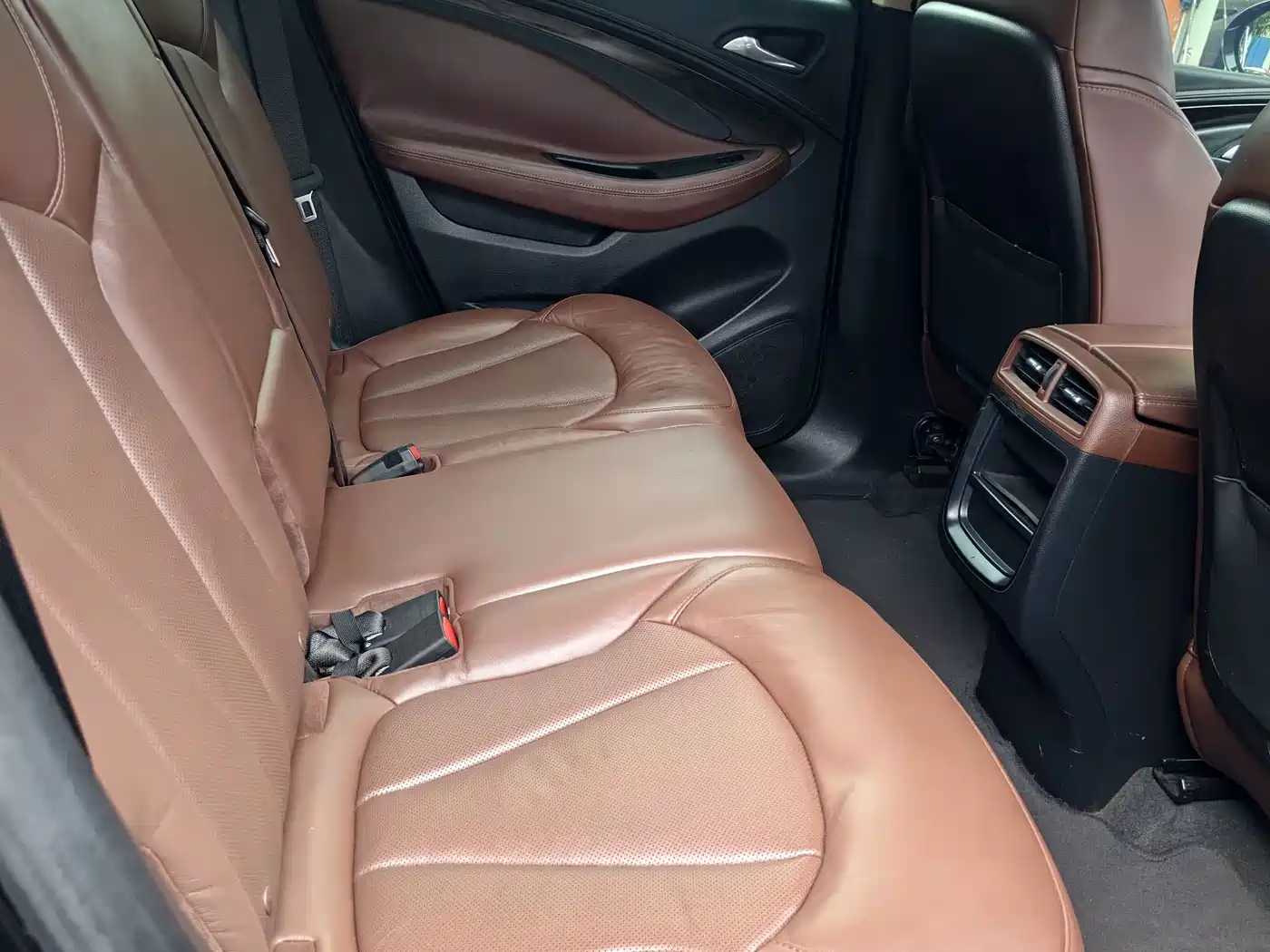 Photo 5 - Buick Envision Plus