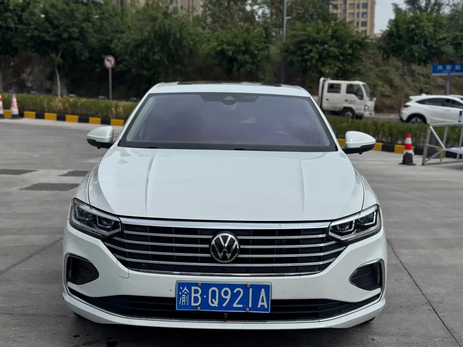 Photo 2 - Volkswagen Lavida