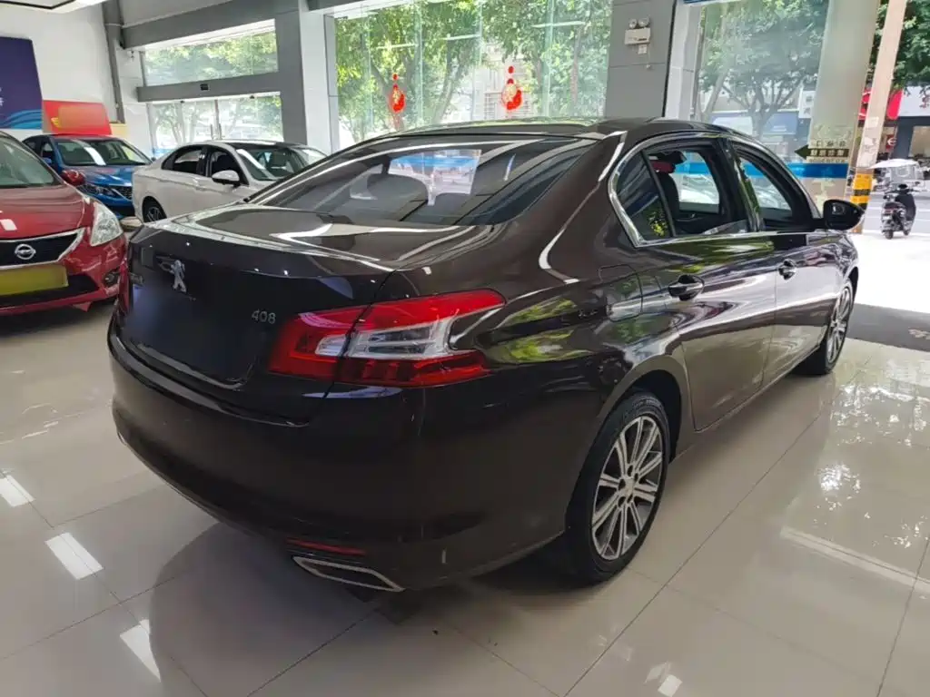 Фото 7 - Peugeot 408