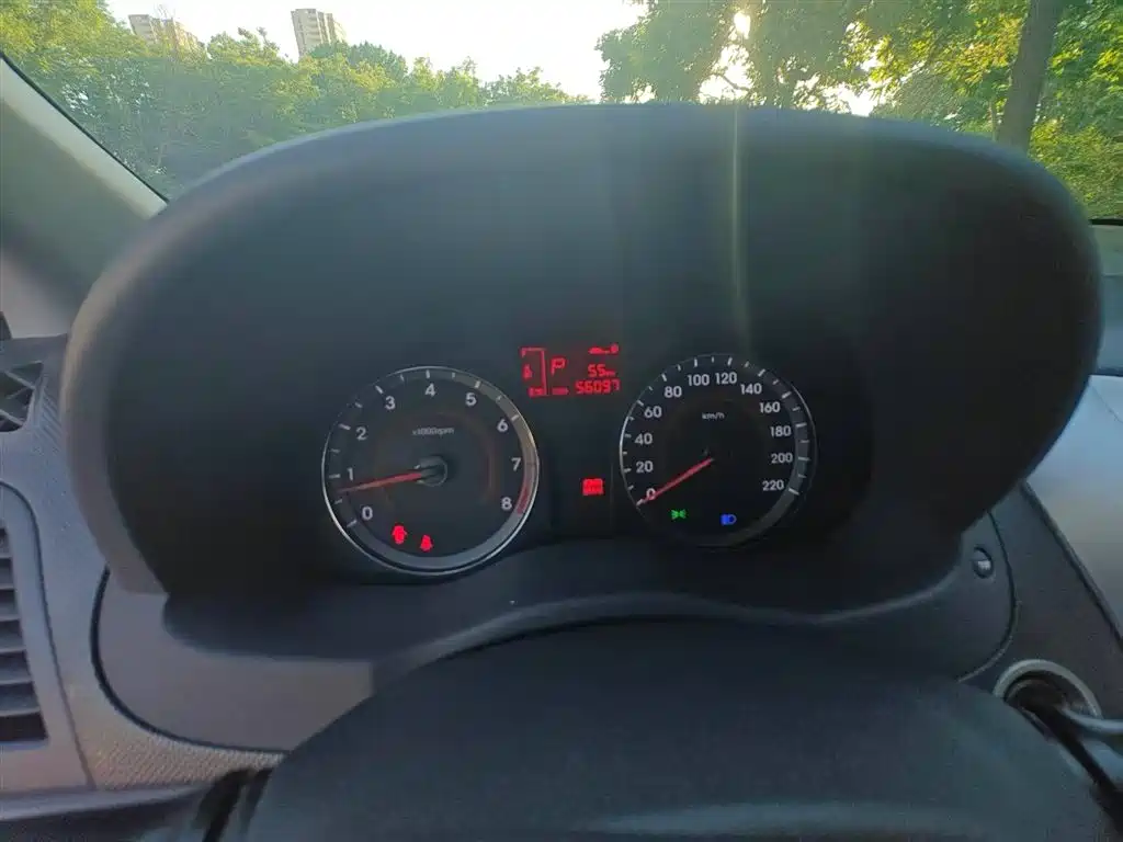 Hyundai Verna 2014 1.4L Automatic Leading GLX фото 9