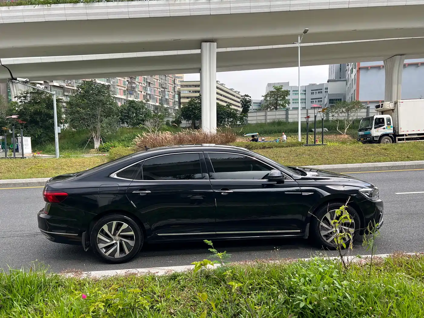Volkswagen Passat New Energy 2019 430PHEV Hybrid Luxury Edition фото 8