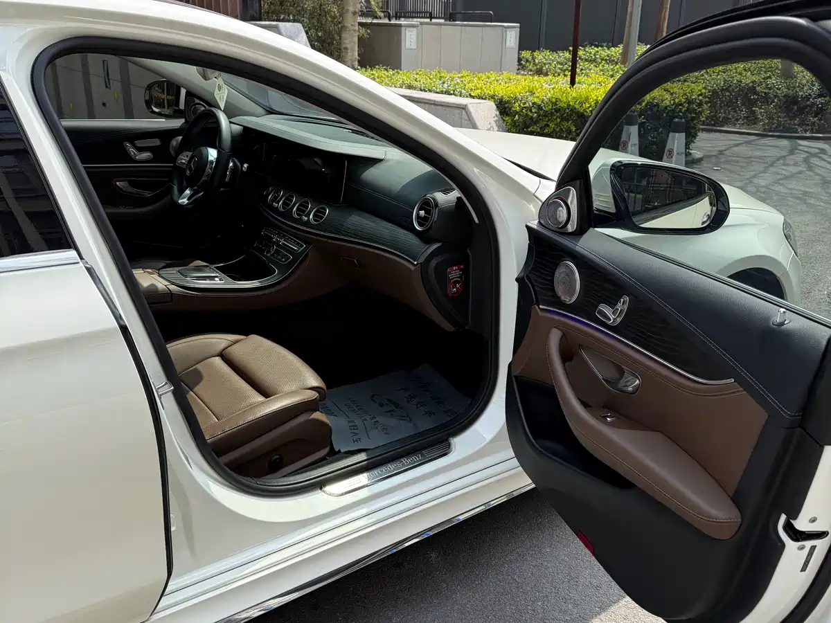 Mercedes-Benz E-Class 2020 Model E 260 L Sport фото 11