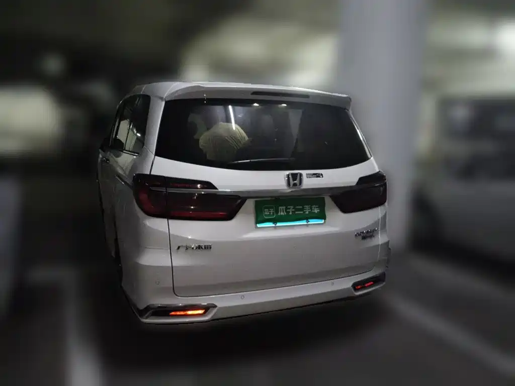 Фото 4 - Honda Odyssey