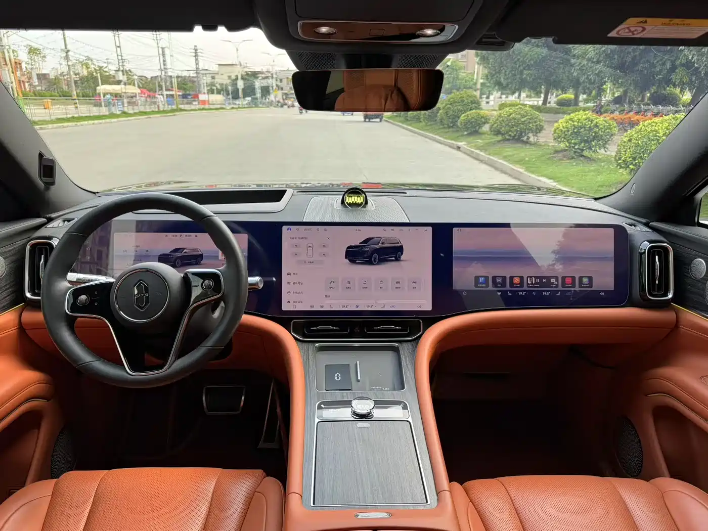 AITO Wenjie AITO M9 2024 Range Extender Ultra 52kWh 6-seater фото 6
