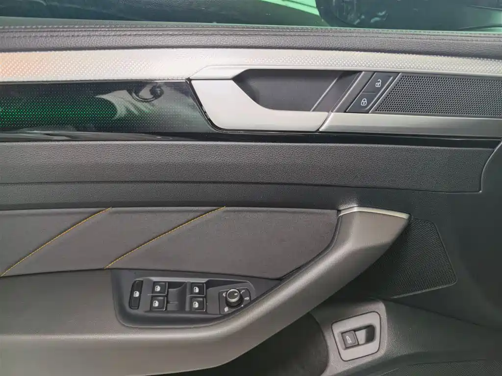 Volkswagen FAW-Volkswagen CC 2024 380TSI Eye-catching Public Sharing Edition фото 12