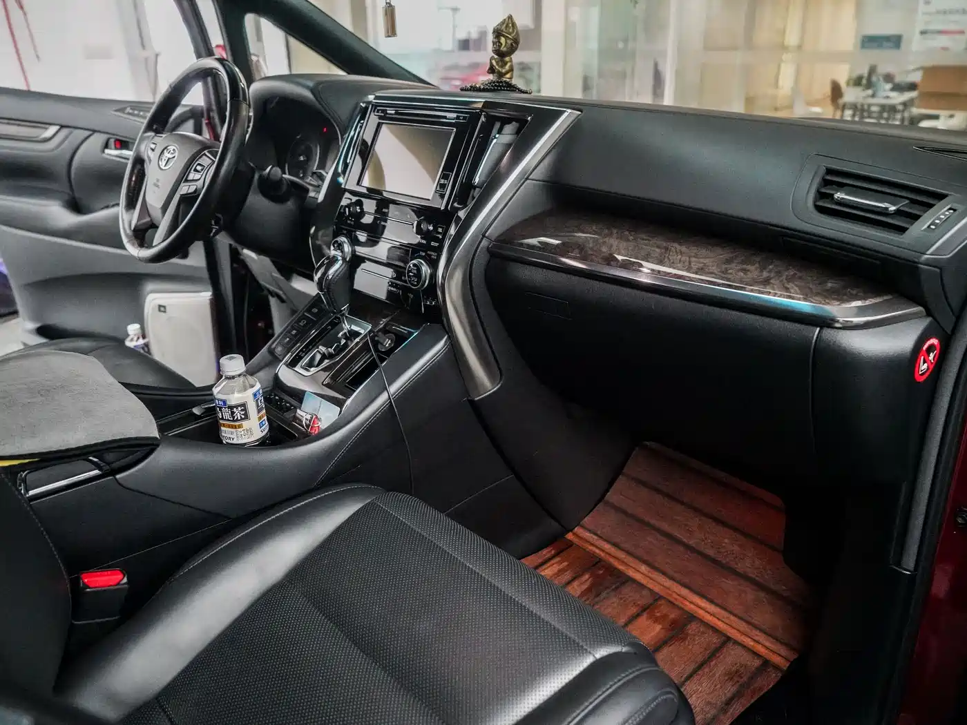 Toyota Alphard 2019 Hybrid 2.5L Premium Edition фото 11