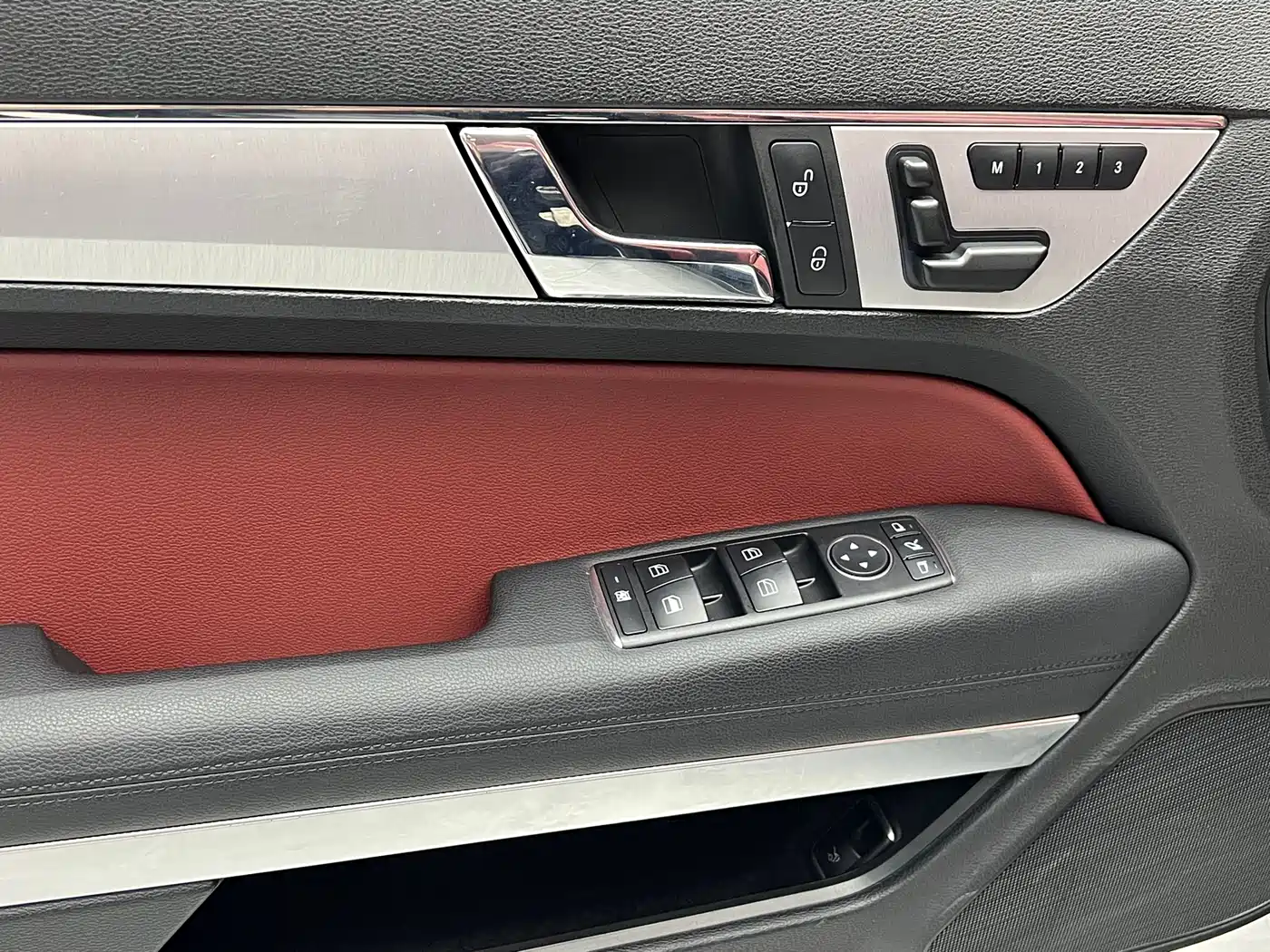 Mercedes-Benz E-Class (Import) 2012 E 260 CGI Convertible фото 28