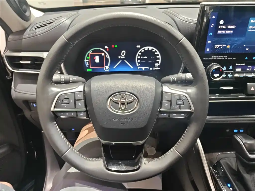 TOYOTA HIGHLANDER