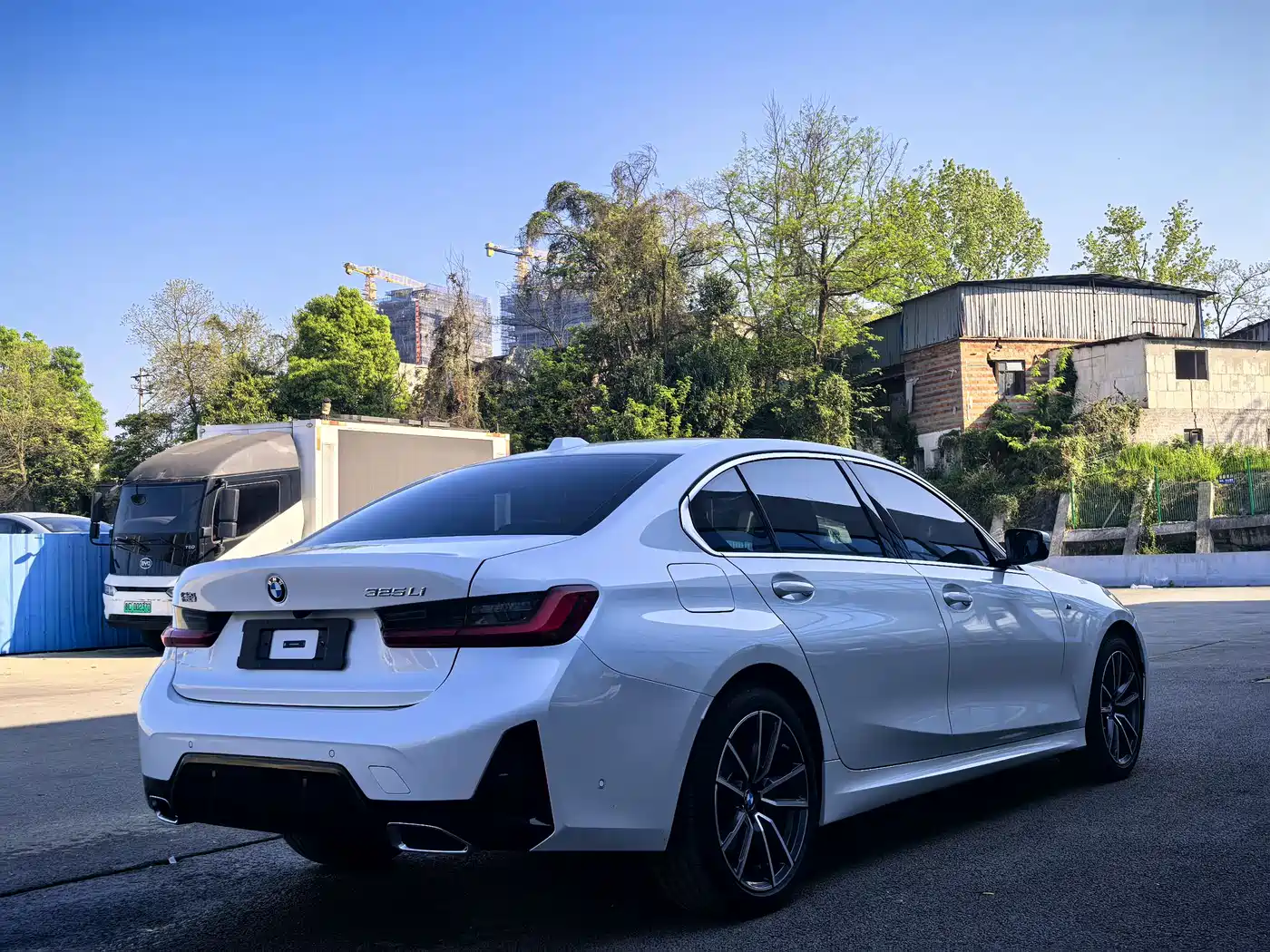 BMW 3 Series 2025 325Li M Sport Package фото 9
