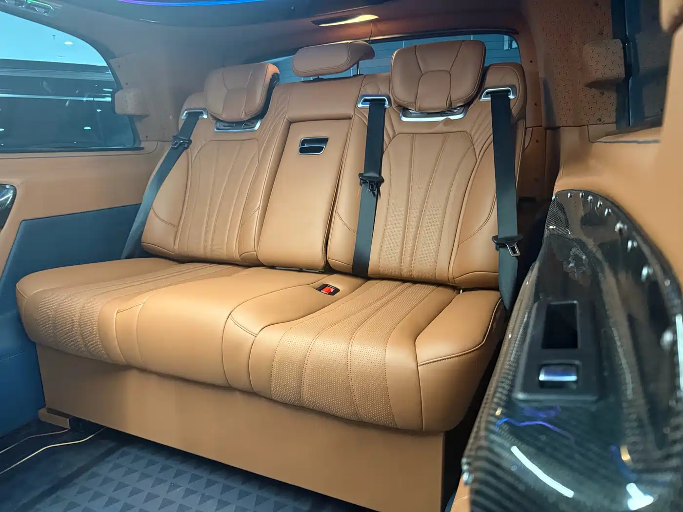 Mercedes-Benz Vito 2023 2.0T Business 7-Seater фото 7
