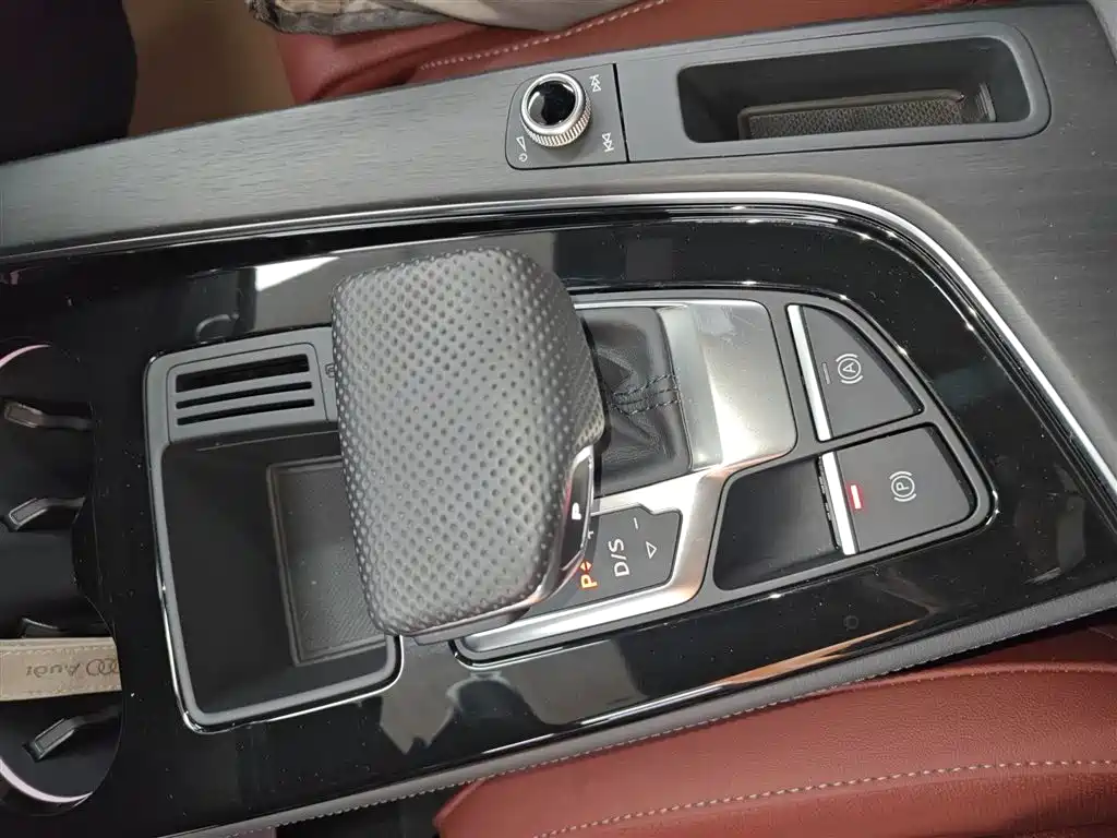 Audi A4L 2024 40 TFSI Luxury Dynamic (Starry Night Edition) фото 10