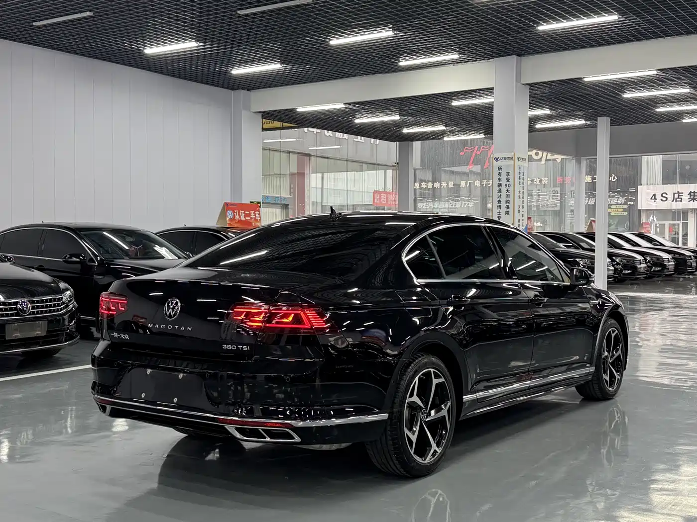 Volkswagen Magotan 2023 Model 2 Million Commemorative Edition 380TSI DSG Flagship фото 6