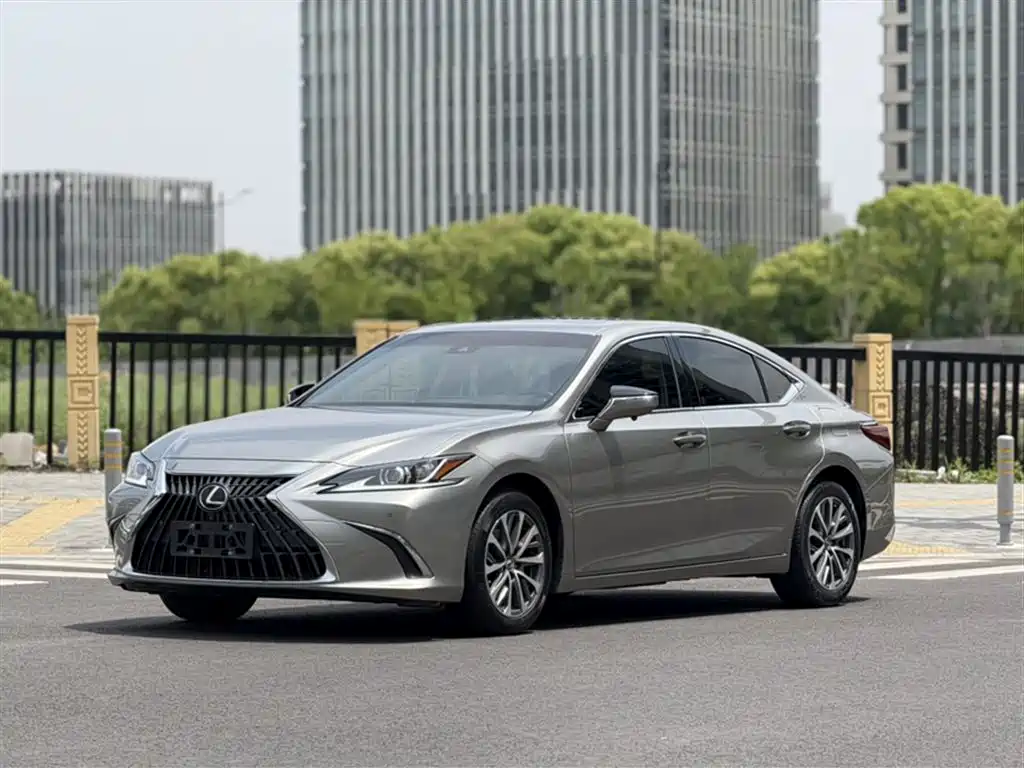 Lexus ES 2022 200 Excellence Edition фото 2
