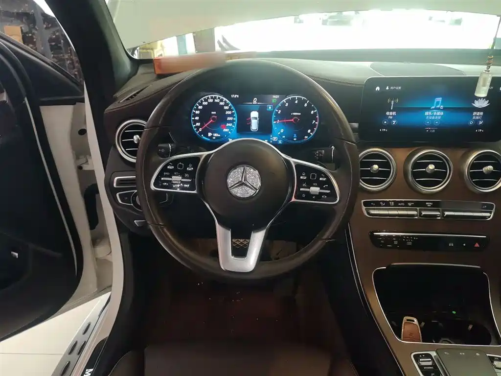 Mercedes-Benz GLC 2021 GLC 300 L 4MATIC Sporty фото 11