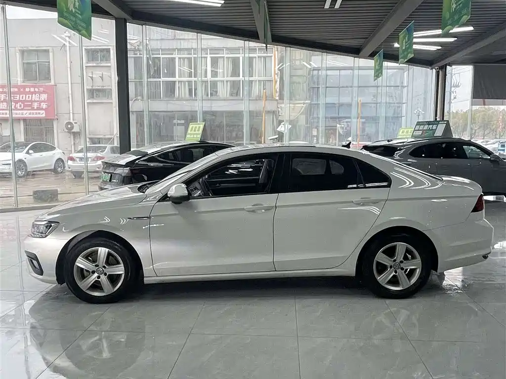 Volkswagen Lamando 2021 230TSI DSG Fashion Edition фото 2