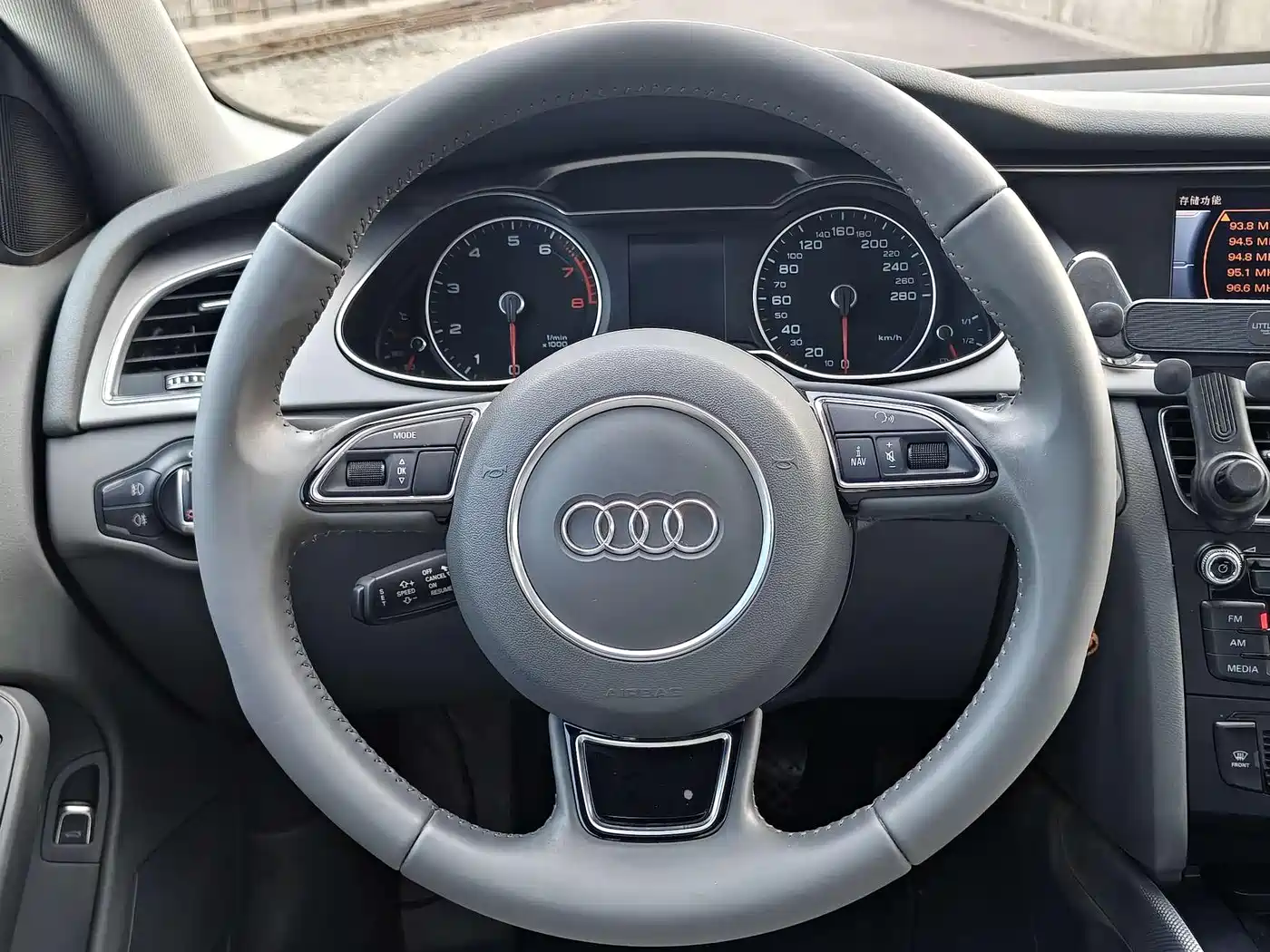 Audi A4L 2013 35 TFSI Automatic Standard фото 6