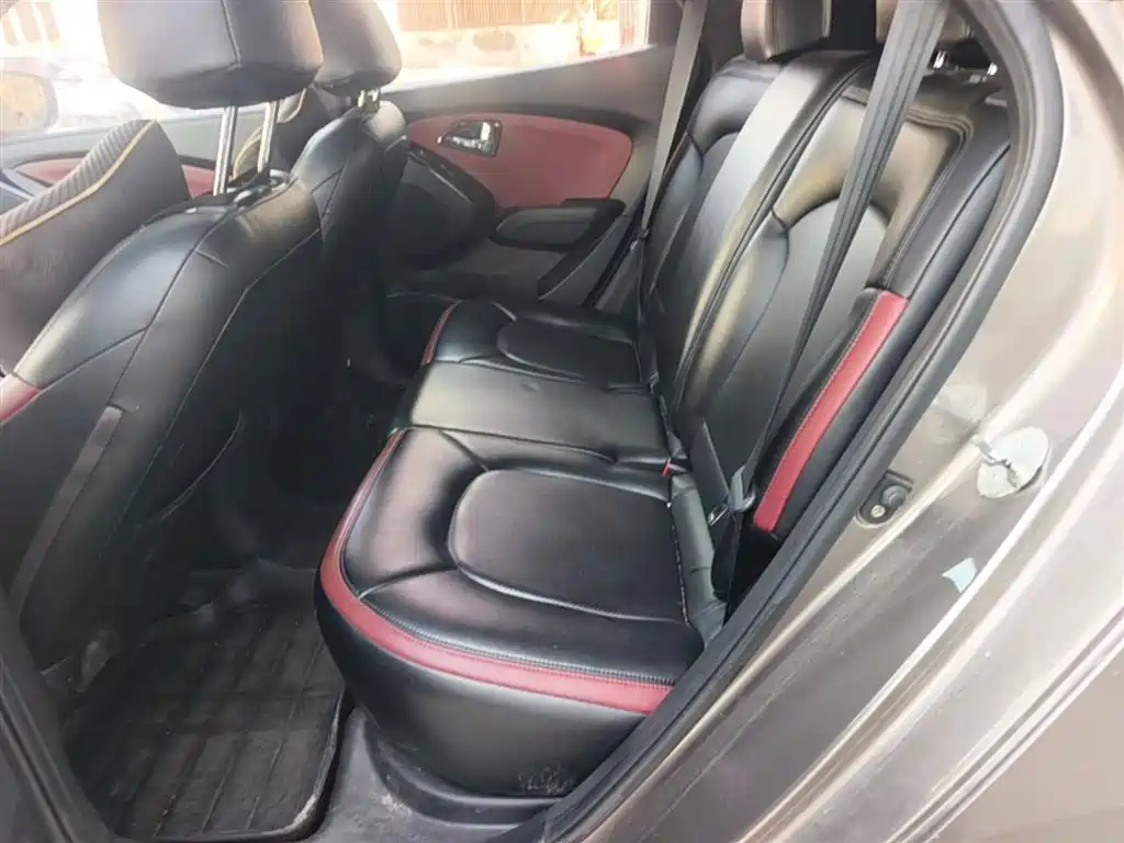 Hyundai Beijing Hyundai ix35 2013 2.0L Automatic 2WD Comfort GL China IV фото 17