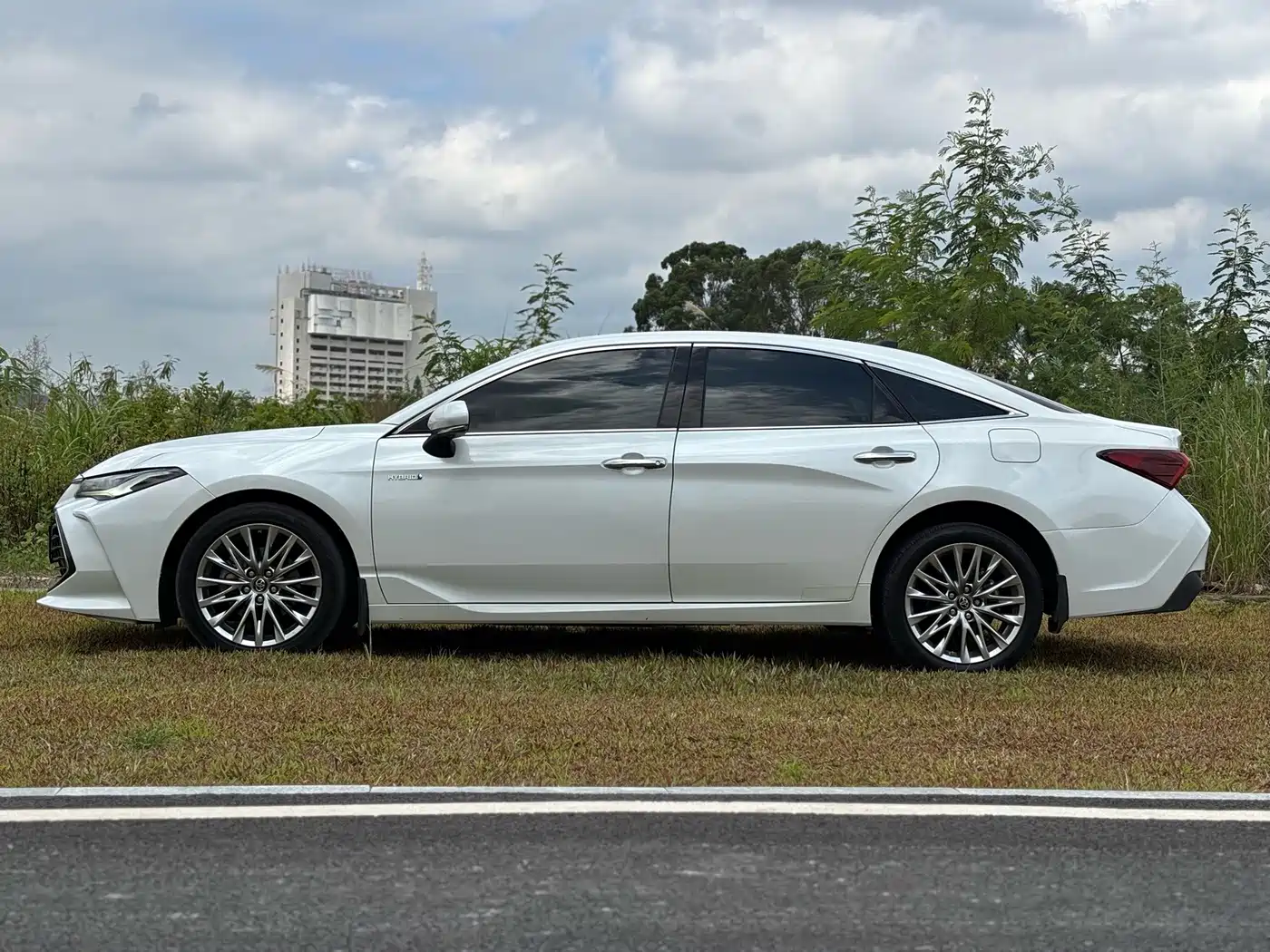 Photo 27 - Toyota Avalon