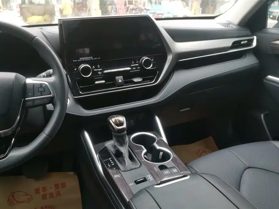 Toyota Highlander 2024 2.5L Smart Hybrid 4WD Premium 7-seater фото 13