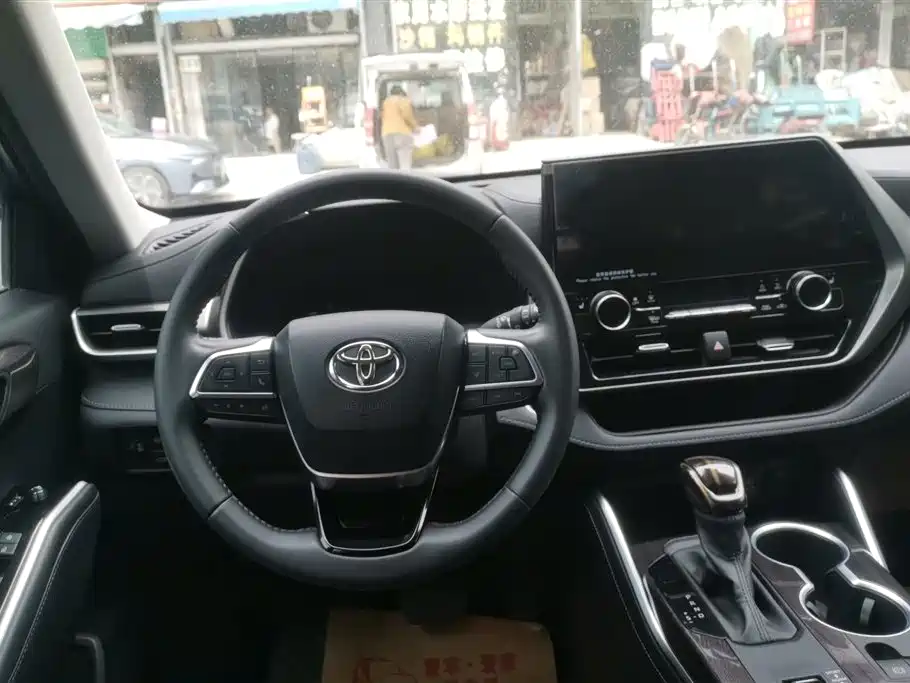 Toyota Highlander 2024 2.5L Smart Hybrid 4WD Premium 7-seater фото 15
