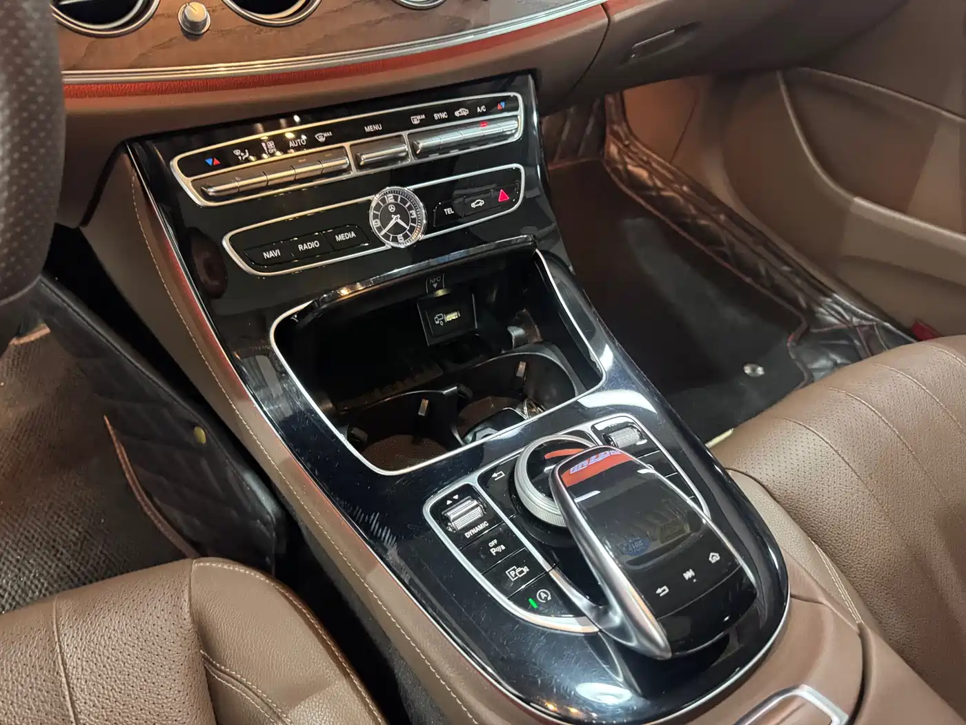 Mercedes-Benz E-Class 2016 E 300 L Luxury фото 16