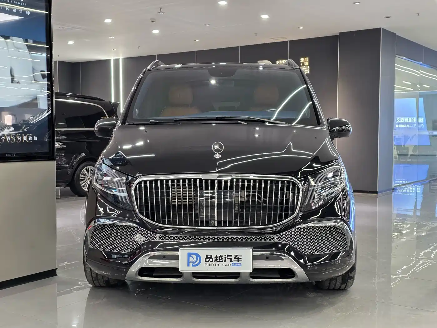 Mercedes-Benz Vito 2023 2.0T Business 7-Seater фото 2