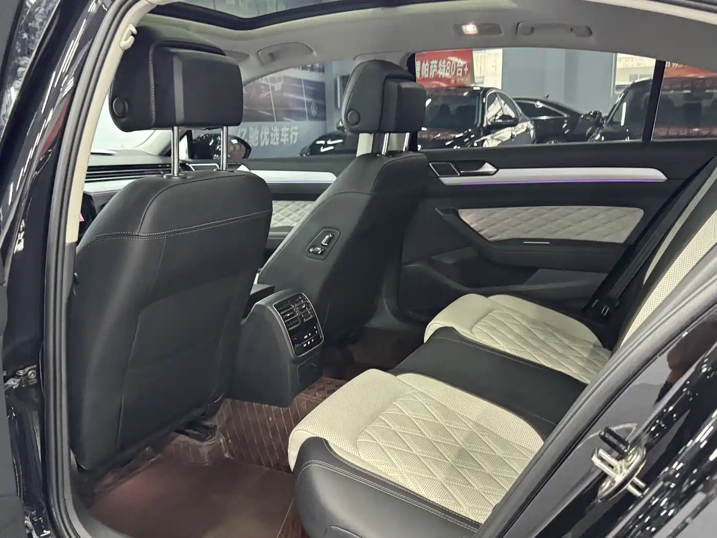 Volkswagen Magotan 2024 2 Million Units Public Sharing Edition 330TSI DSG Luxury фото 8