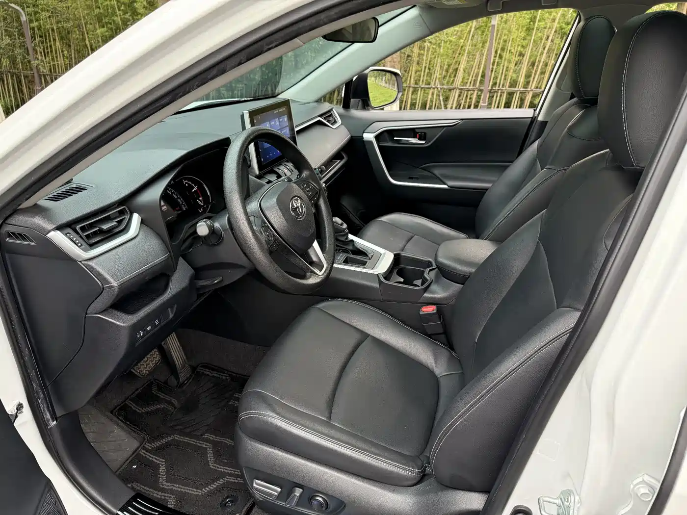Toyota RAV4 Rongfang 2022 2.0L CVT 2WD Trend Plus Edition фото 9