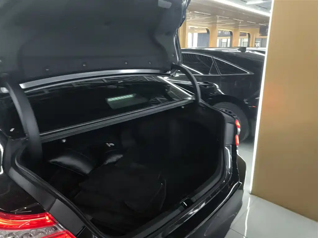 Toyota Camry 2021 2.5G Luxury Edition фото 12